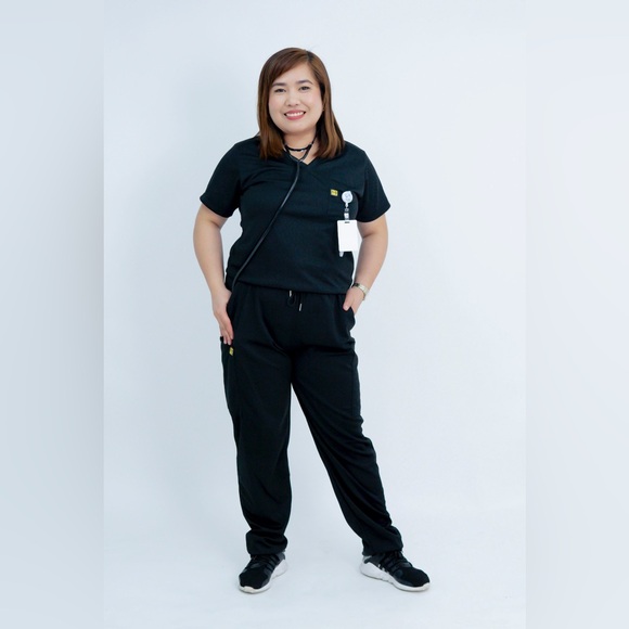 MEDIUM Size Drifit Top and Jogger Scrub Set - Picture 11 of 11